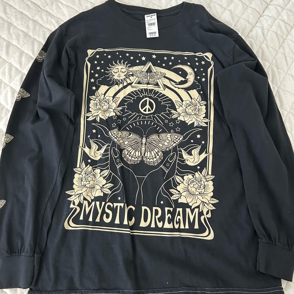 Mystic Dream Graphic Long Sleeve Shirt